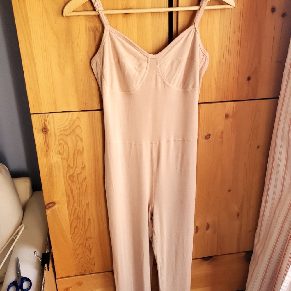 Aritzia Community Women's Pink/beige Sleeveless Knit Jumpsuit size Large